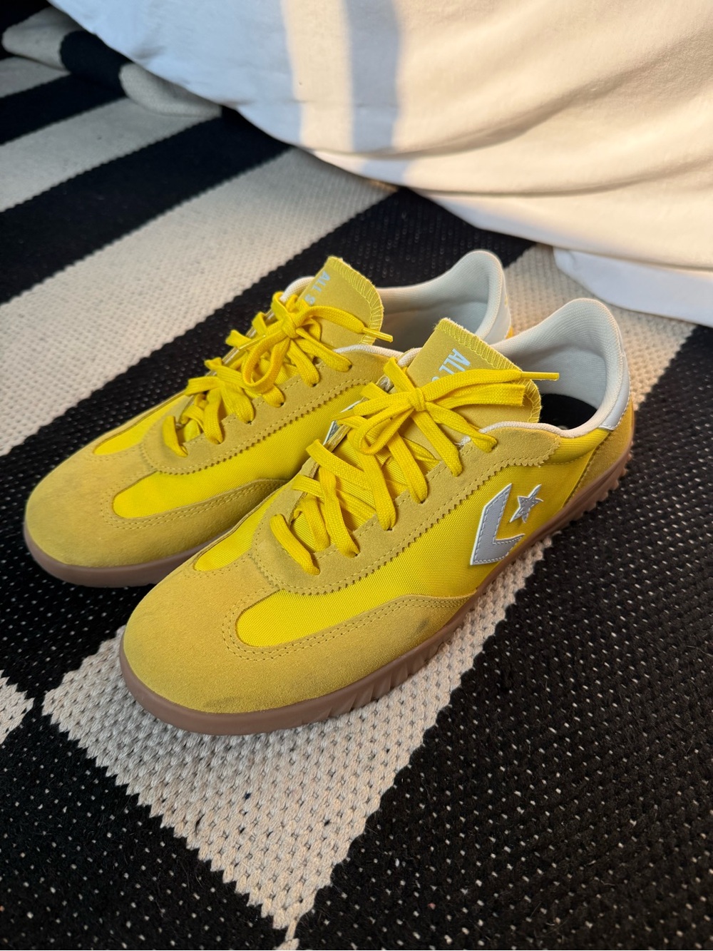 Converse Run Star Trainers in Yellow